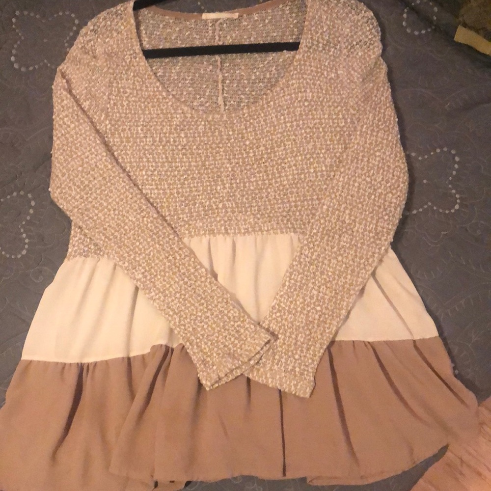 Entro flowing long top with multiple textures